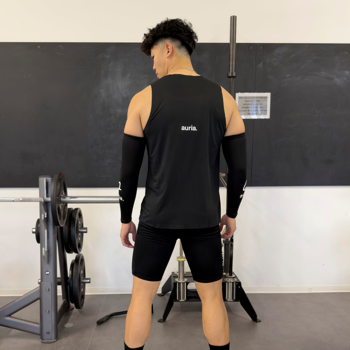 auria. Singlet — Black