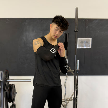 auria. Arm Sleeves — Black