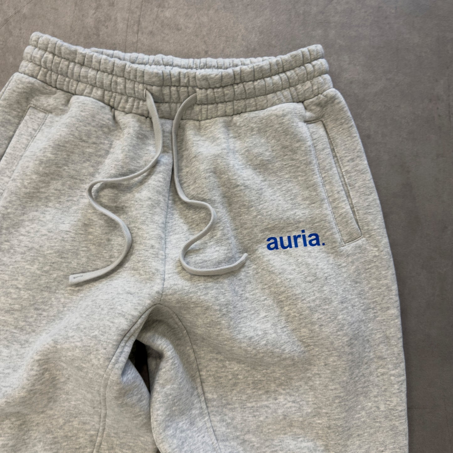 auria. Sweatpants — Light Grey